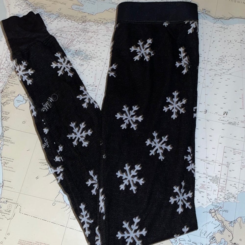 Wildfox snowflake pajama bottoms. The softest. small.  made in USA